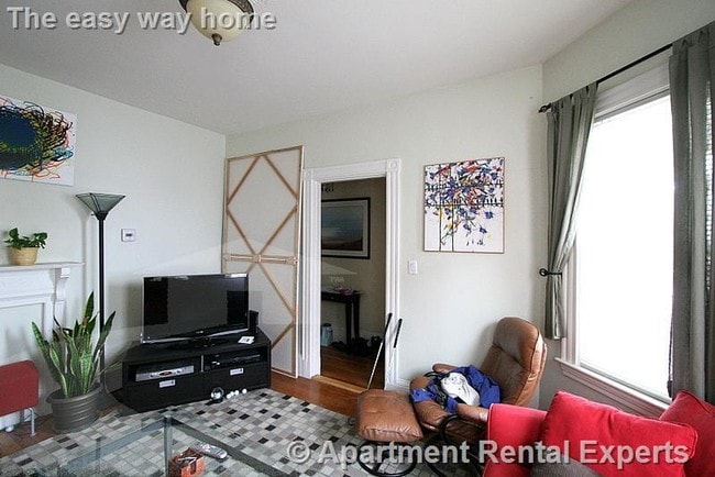 Building Photo - 4 Porter Park