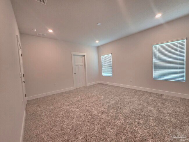 Building Photo - 4659 Eider Rd