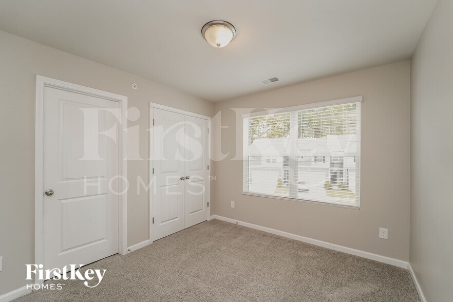 Building Photo - 2043 Cypress Village Dr NW