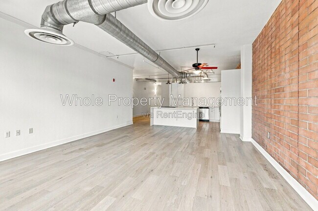 Building Photo - 2245 Blake St