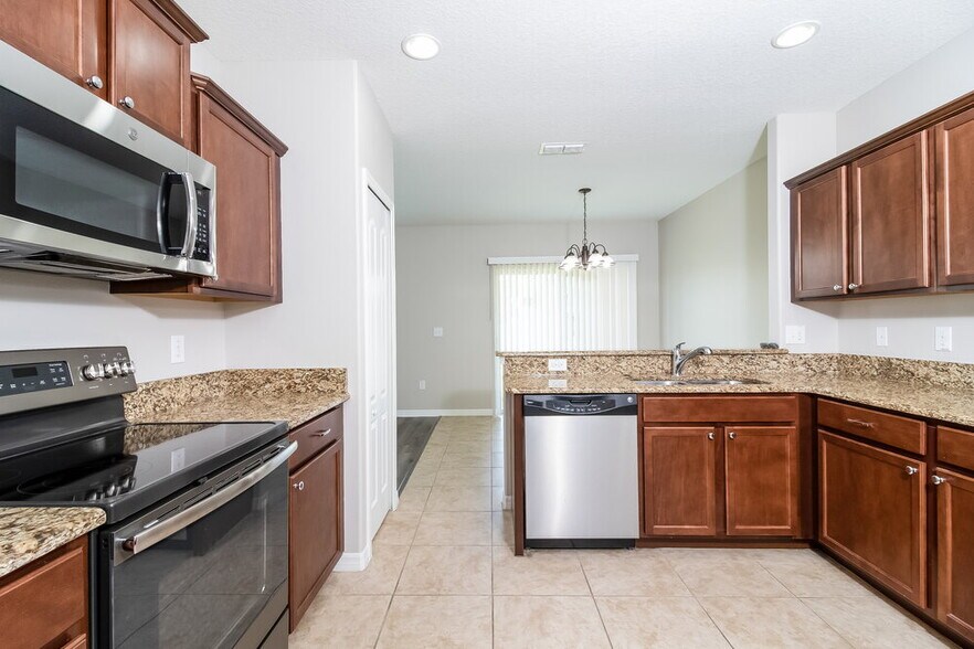Building Photo - 1021 Seminole Sky Dr