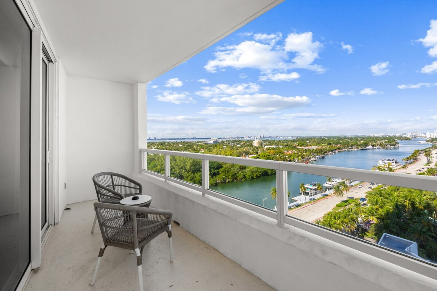 Building Photo - 4391 Collins Ave
