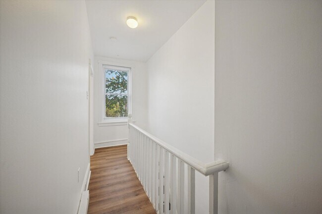 Building Photo - 2 Bedroom House West Philly