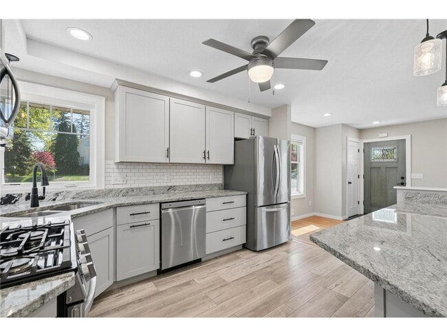Building Photo - 3100 W 55th St