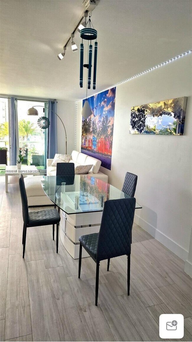 Building Photo - 1000 West Ave