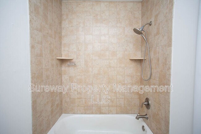 Building Photo - 125 Echelon Rd