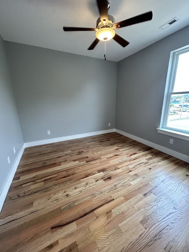 Building Photo - *MOVE IN SPECIAL 1/2 security deposit and waiving $175 Admin Fee!* New Build 3 Beds | 3.5 Baths |...