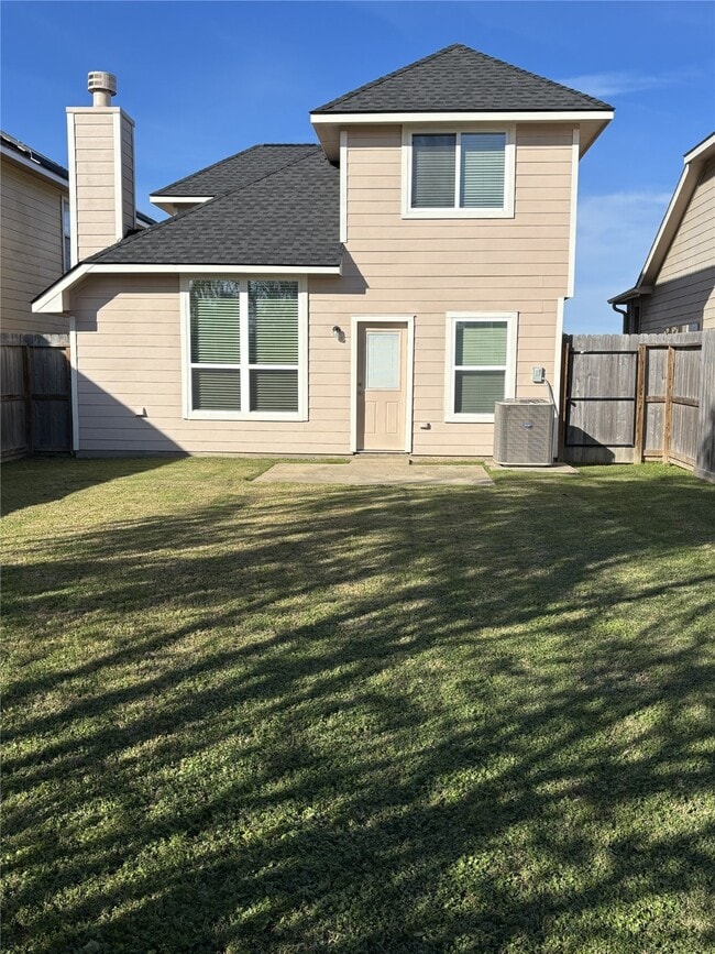 Building Photo - 8839 Windfern Trace Dr