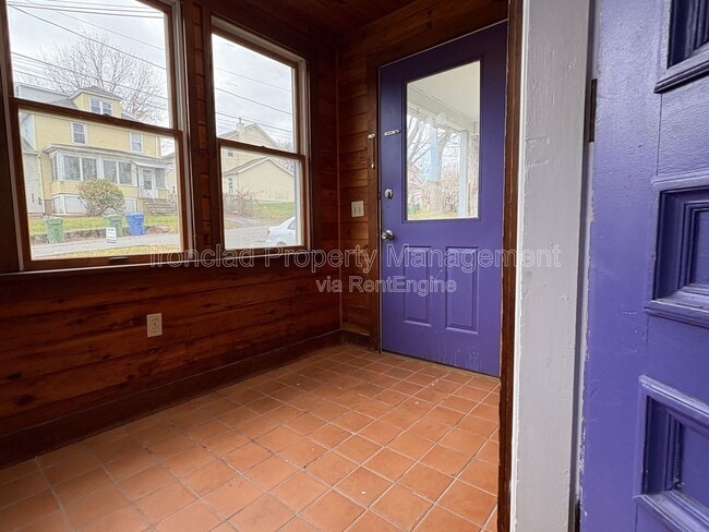 Building Photo - 15 Omo St