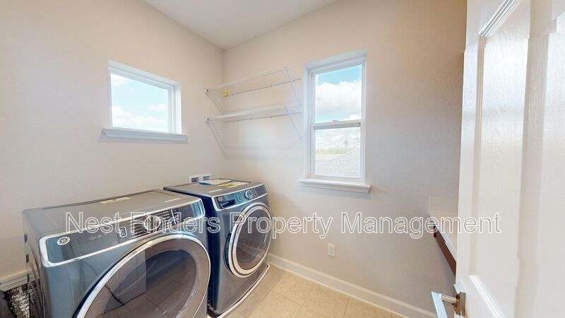 Building Photo - 202 Ashbury St