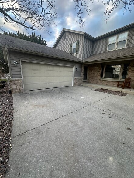 Building Photo - S86W18930 Woods Rd