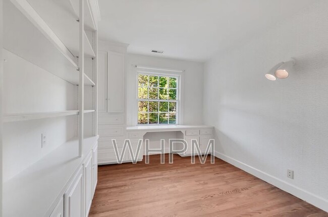 Building Photo - 1000 Chancery Ln