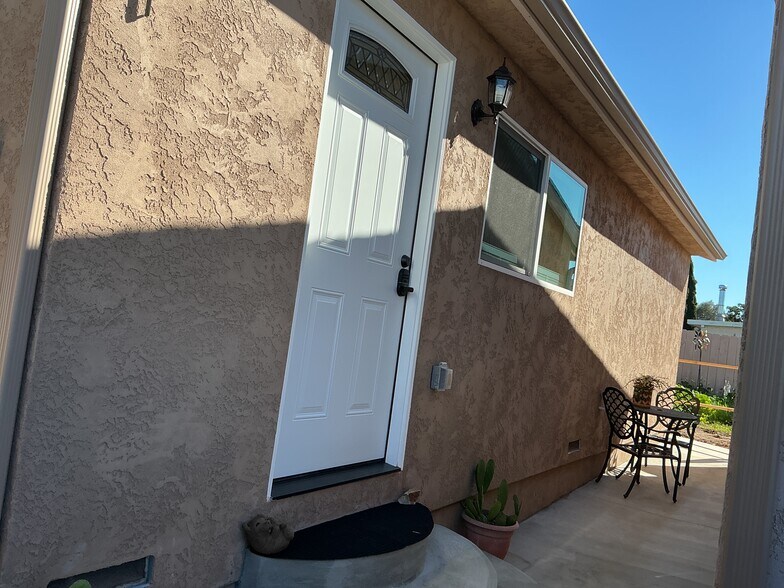 Building Photo - 5109 Dubois Dr