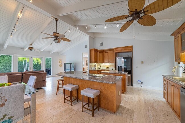 Building Photo - 2519 Barcelona Dr