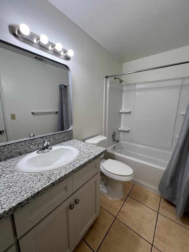 Building Photo - 3344 E Sierra Madre Ave