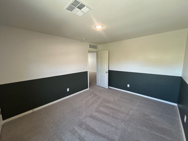 Building Photo - 19233 W Elm St