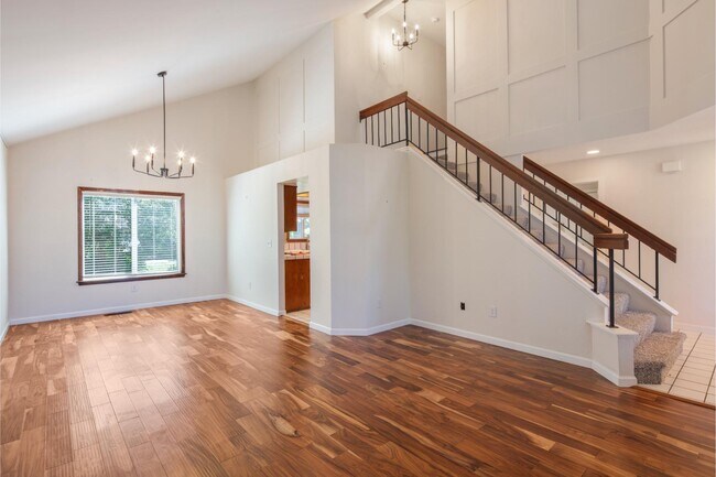 Building Photo - 512 Bluerock Dr