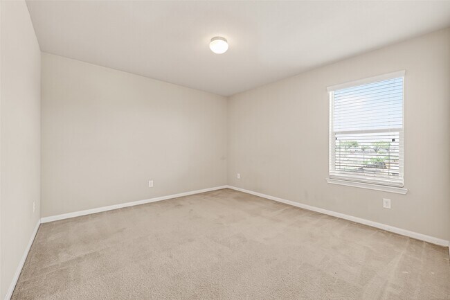 Building Photo - 19662 Little Pine Ln