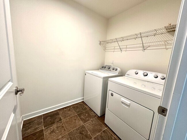 Building Photo - 11148 Comiskey Ln