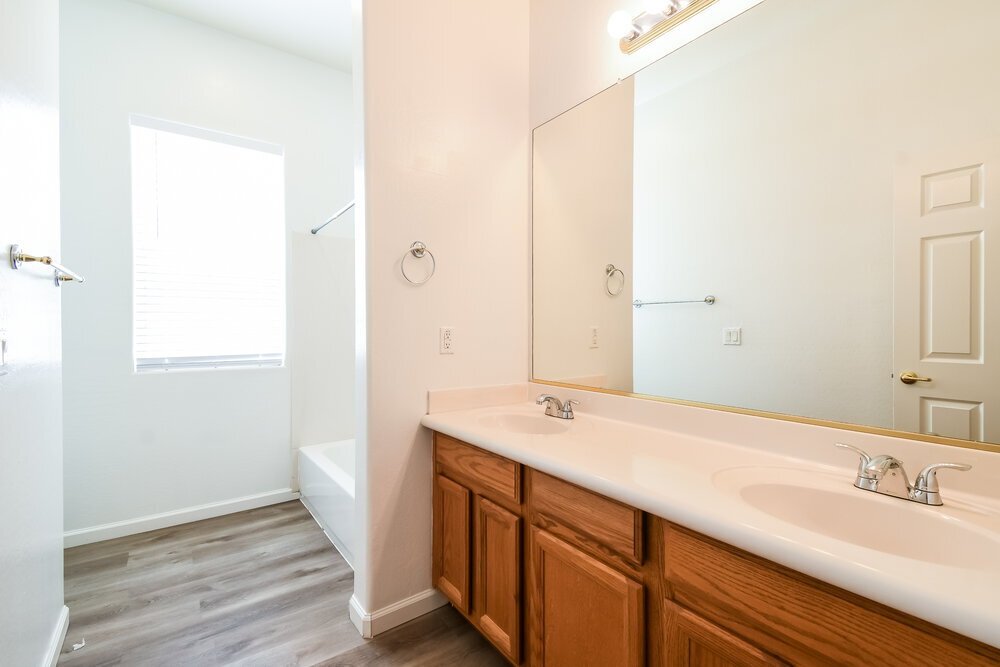 Building Photo - 2107 S Sabrina