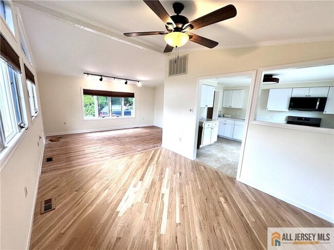 Building Photo - 2370 US-130