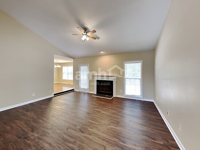 Building Photo - 601 Shiretown Ln