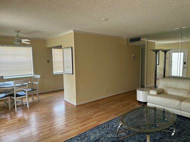 Building Photo - 313 Normandy Ln