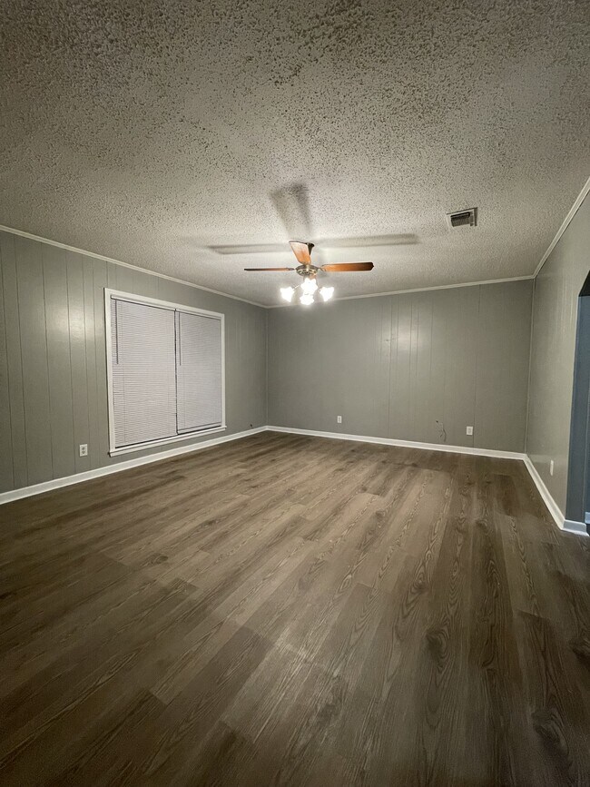 Building Photo - 3606 Minden Ave