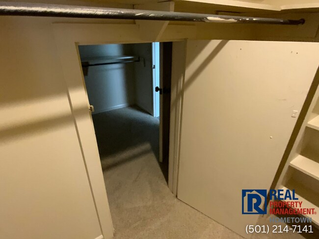 Building Photo - 711 Shea Dr