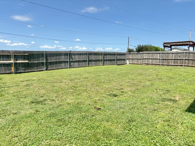 Building Photo - 709 SW 149th Pl