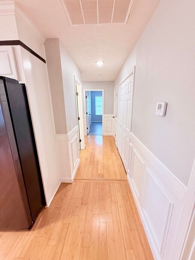 Building Photo - Bent Tree Subdivision - 4 BR - 2 Living Areas - 3 Car