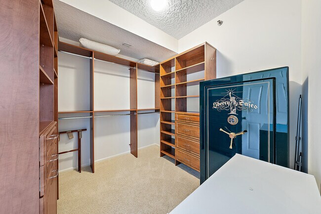 Building Photo - 926 Oak Harbour Dr