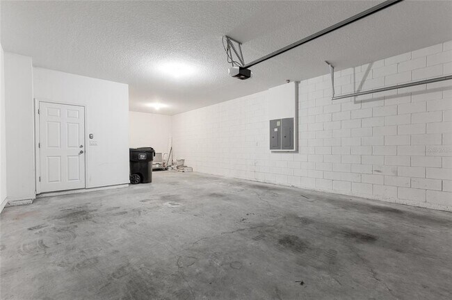 Building Photo - 14903 Fells Ln