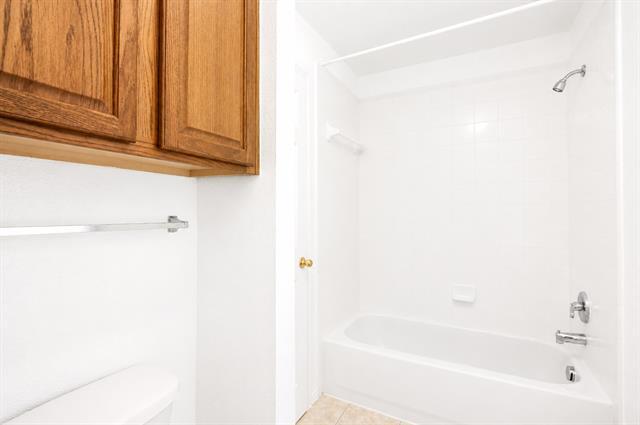 Building Photo - 10057 Wyndbrook Dr