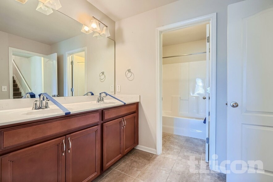 Building Photo - 1012 Candela Ln