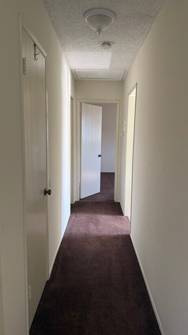 Building Photo - 2240 Franzen Ave