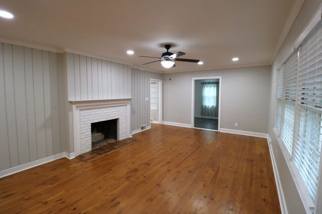 Building Photo - 2832 Monticello Dr