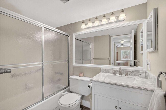 Building Photo - 335 Pine Ridge Cir