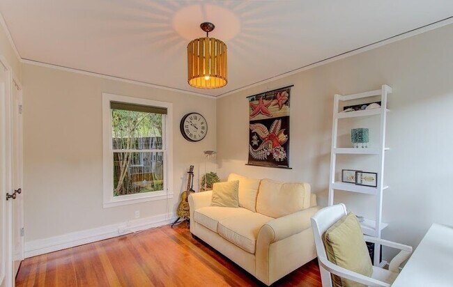 Building Photo - 365 Wawona St