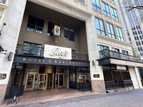 Building Photo - The Ivey's