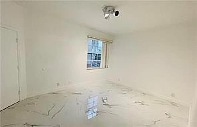 Building Photo - 11041 Harbour Springs Cir