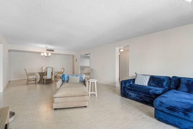 Building Photo - 3460 S Ocean Blvd