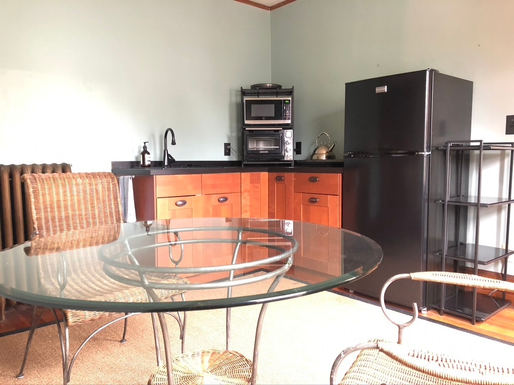 Kitchenette - 642 Orange St