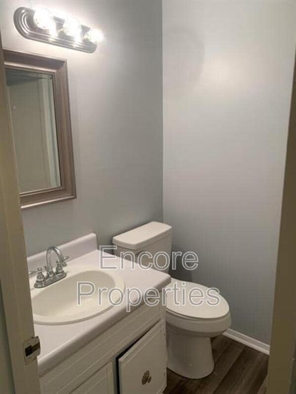 Building Photo - 1411 Foxwood Dr