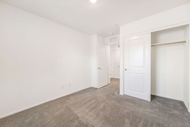 Building Photo - 3717 Celesta Vis St