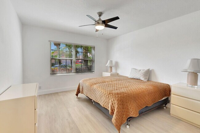 Building Photo - 11752 Dove Hollow Ave