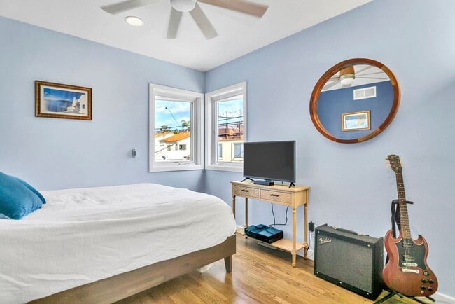 Building Photo - Gorgeous ocean view home at Windansea Beach!