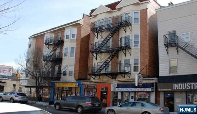 Primary Photo - 239-243 Harrison Ave-5-5