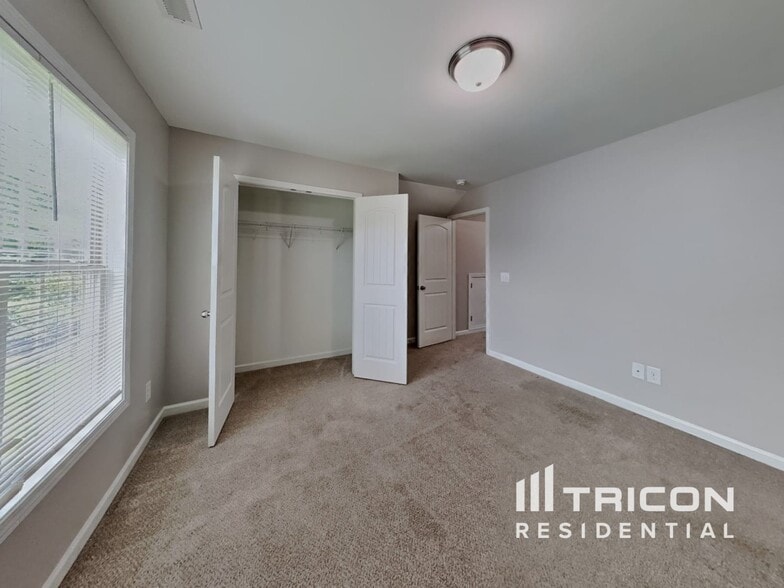 Building Photo - 162 Carissa Dr