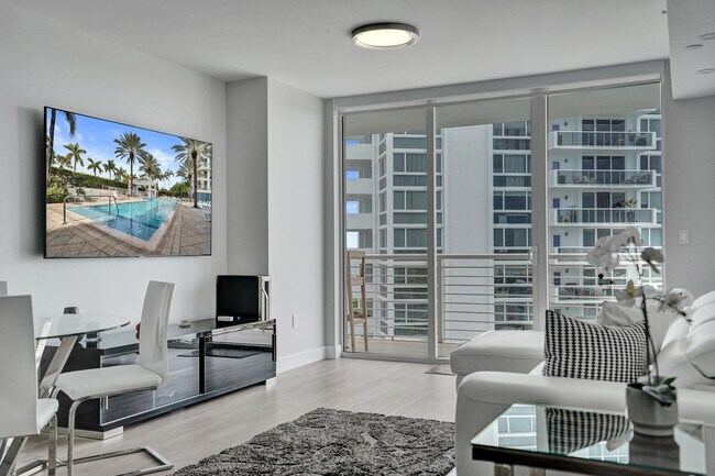 Building Photo - 2821 N Ocean Blvd